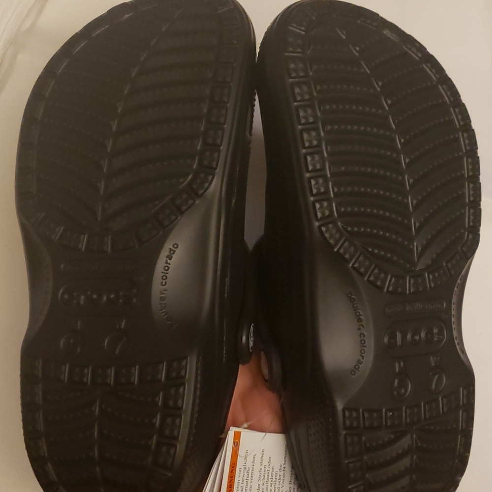 Brand New Ralen lined crocs black - Picture 9 of 10